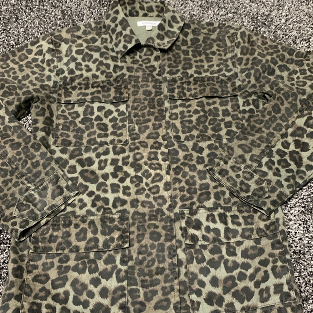 Good American Sage Leopard Denim Jacket - Picture 11 of 11